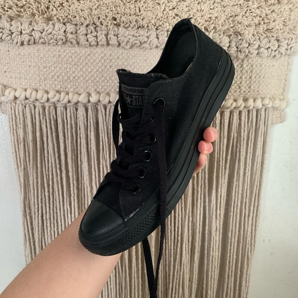 Converse - Picture 2 of 10